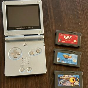 Game boy Advanced SP and 3 games